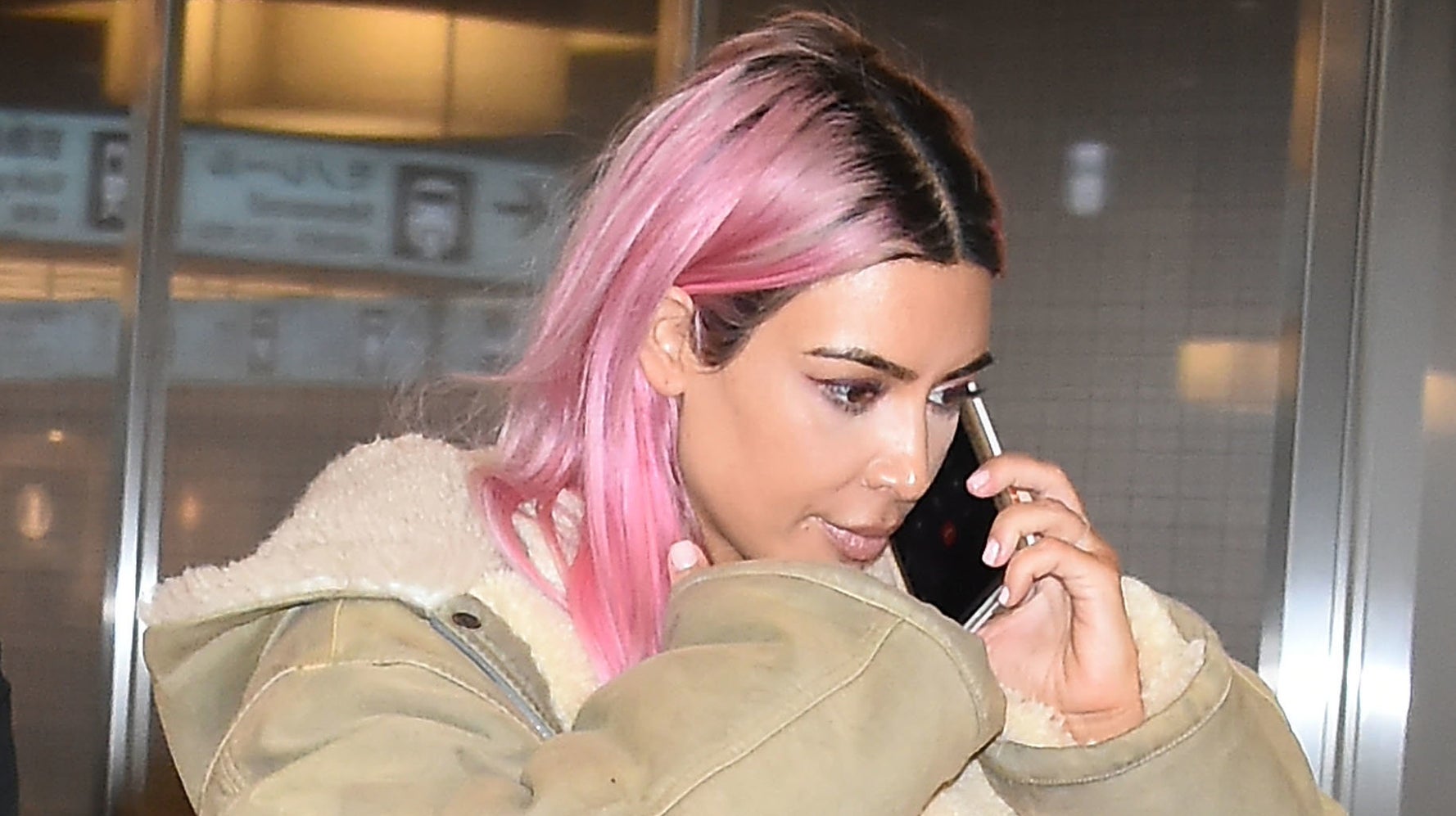 Short Two-Tone Cyber Girl Hair in Blonde to Pink