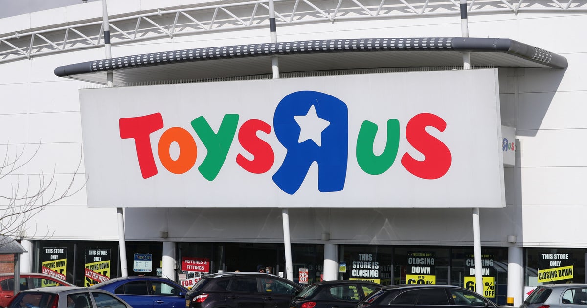 Toys R Us Goes Into Administration Putting 3,200 Jobs At Risk
