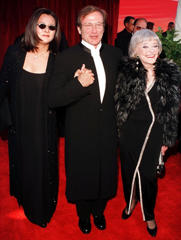 These Photos Show What The Oscars Looked Like In 1998 | HuffPost