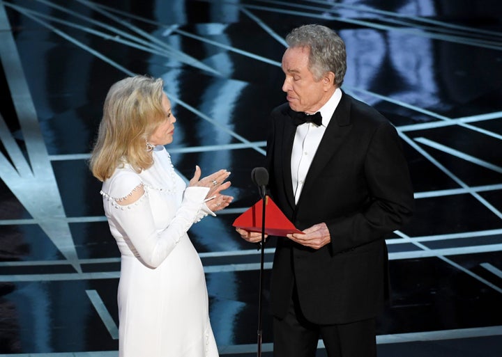 Faye Dunaway and Warren Beatty prepare to announce the (wrong) Best Picture winner in 2017.