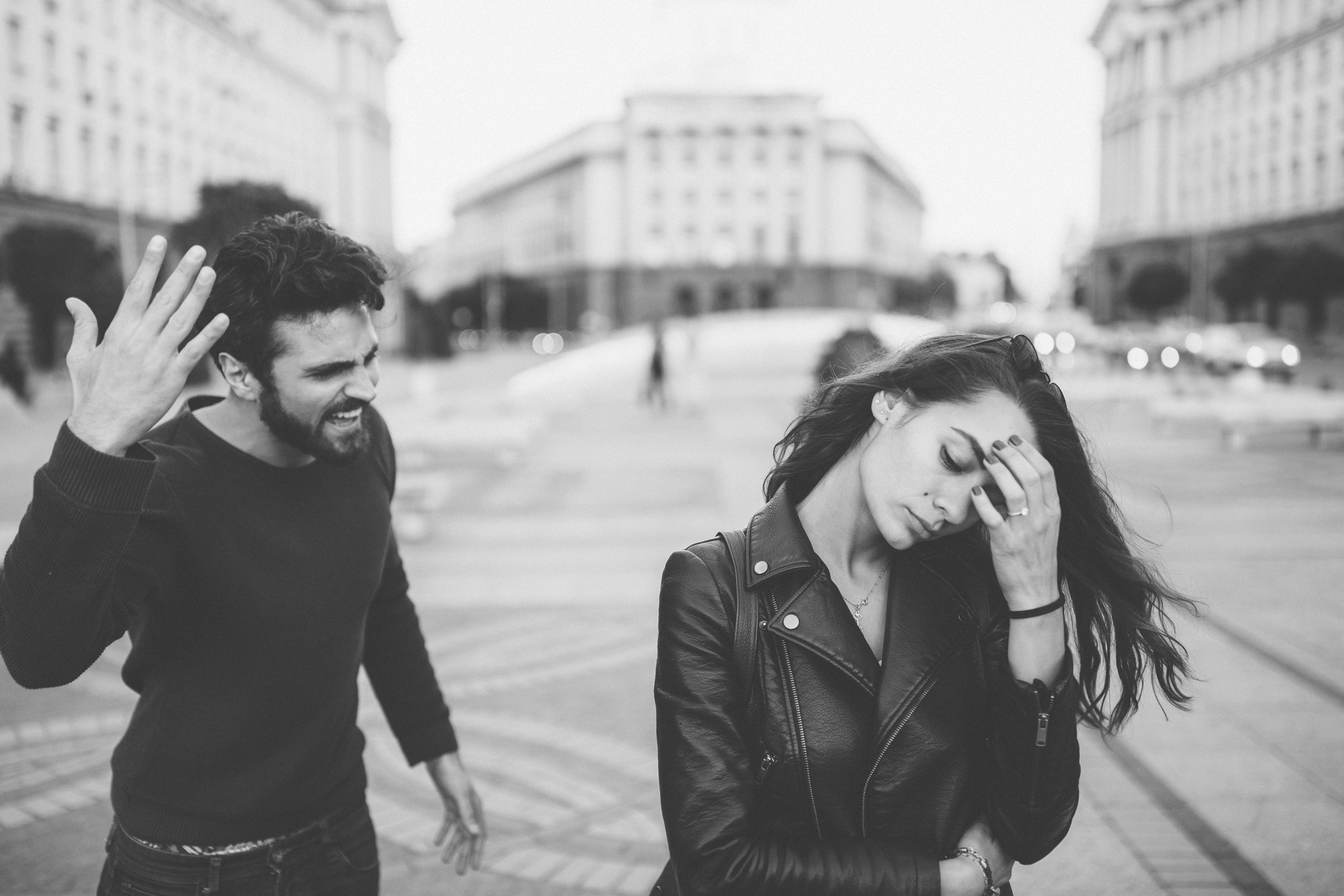 11 Subtle Signs You Might Be In An Emotionally Abusive Relationship Huffpost Life 