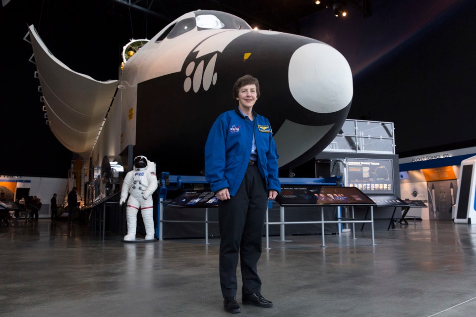 40 Stunning Photos Of Women Working Around The World | HuffPost Women