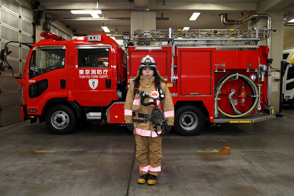 40 Stunning Photos Of Women Working Around The World | HuffPost