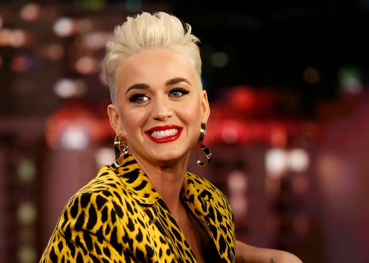 Καλόγρια πεθαίνει μέσα στο δικαστήριο εν μέσω διαμάχης της με την Katy