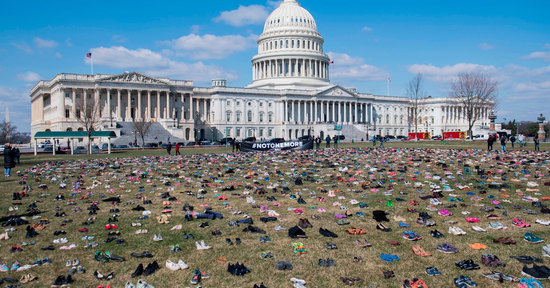 7 000 Pairs Of Shoes On Capitol Lawn Are Powerful Nod To Gun Violence HuffPost