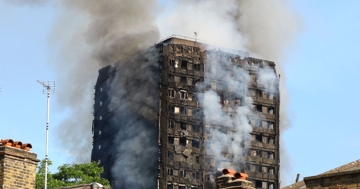 Приснился пожар. Гренфелл Тауэр пожар. Grenfell Tower в Лондоне пожар. Гренфелл Тауэр Лондон. Grenfell Tower 2020.