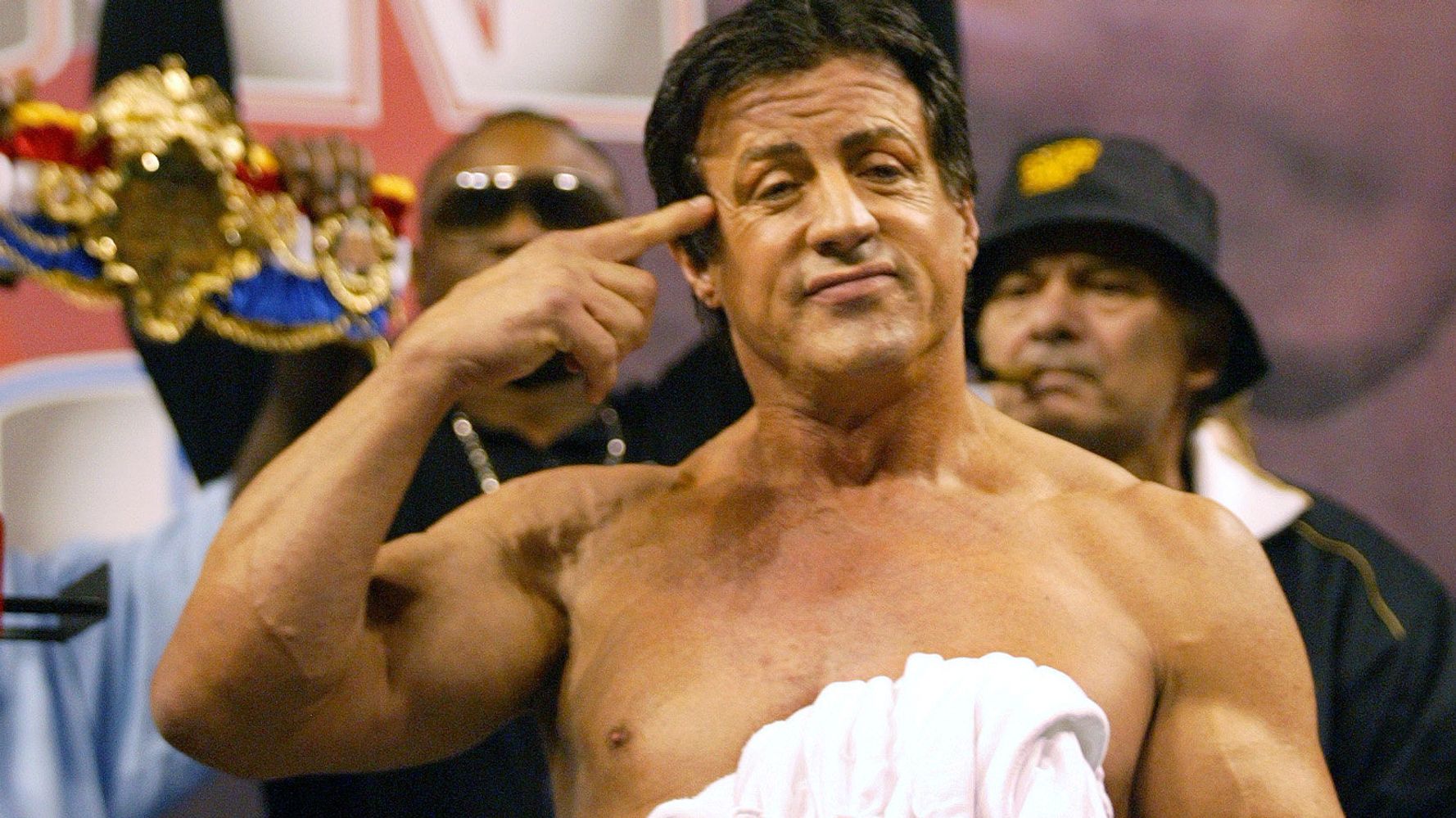 O Sylvester Stallone Kanei Toso Sklhrh Gymnastikh Gia To Epomeno Rocky Poy Mas Fernei Se Dyskolh 8esh Huffpost Greece Life