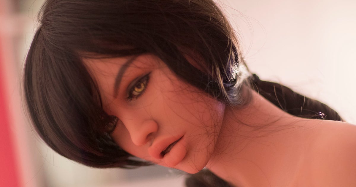 Feminists Demand Paris Sex Doll Brothel Be Shut For Fueling Rape Fantasies  | HuffPost Weird News