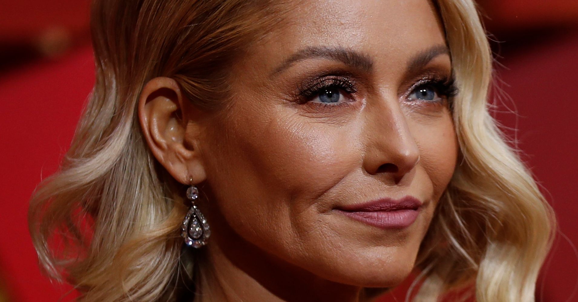 Kelly Ripa Body Shamed For Wearing A Bikini Huffpost