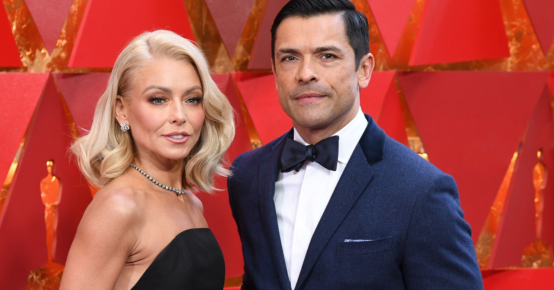 Mark Consuelos Hits Back At Trolls Body-Shaming Kelly Ripa Over Bikini ...