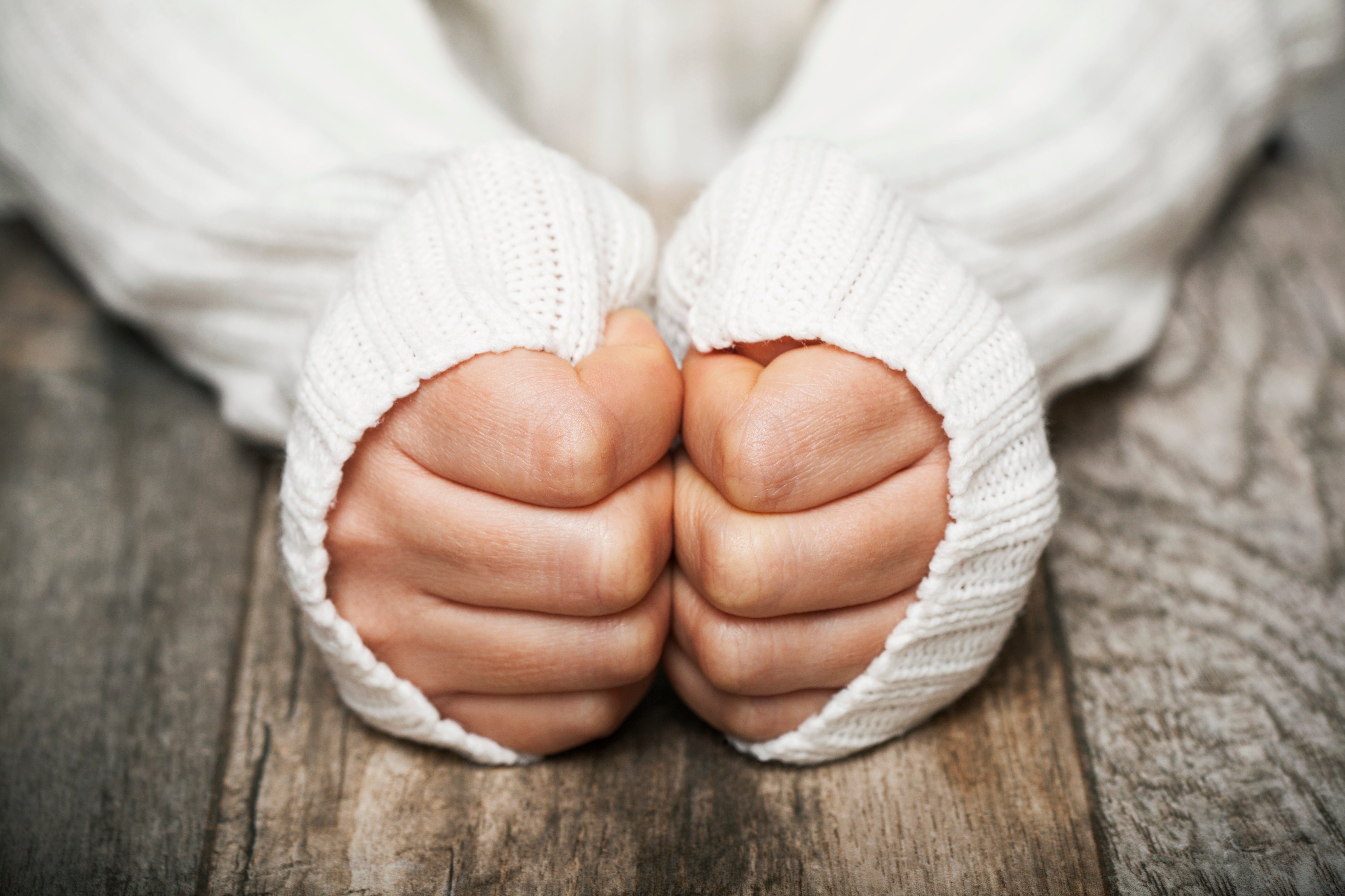 This Is Why Your Hands Are Always Cold HuffPost Life   5abd576c2000002d00eb368e 