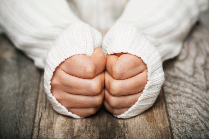 this-is-why-your-hands-are-always-cold-huffpost-life