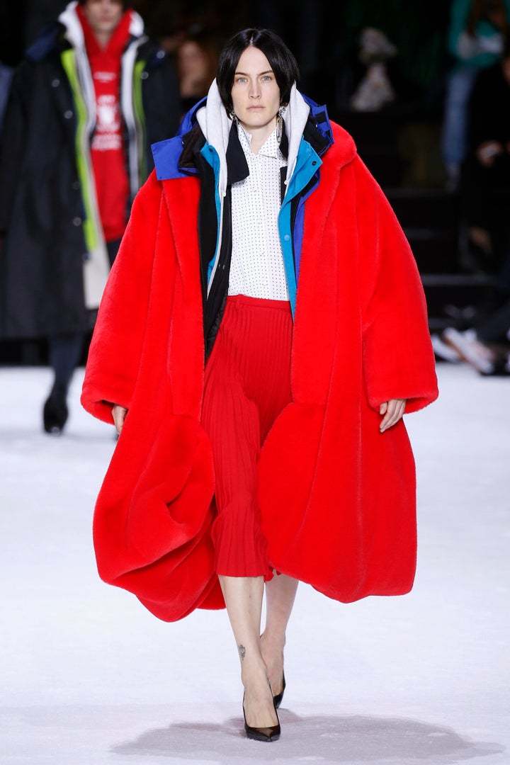 발렌시아가 2018 F/W 컬렉션.