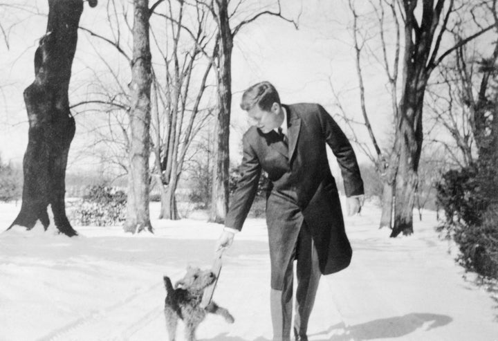 Kennedy with Charlie in 1962. 