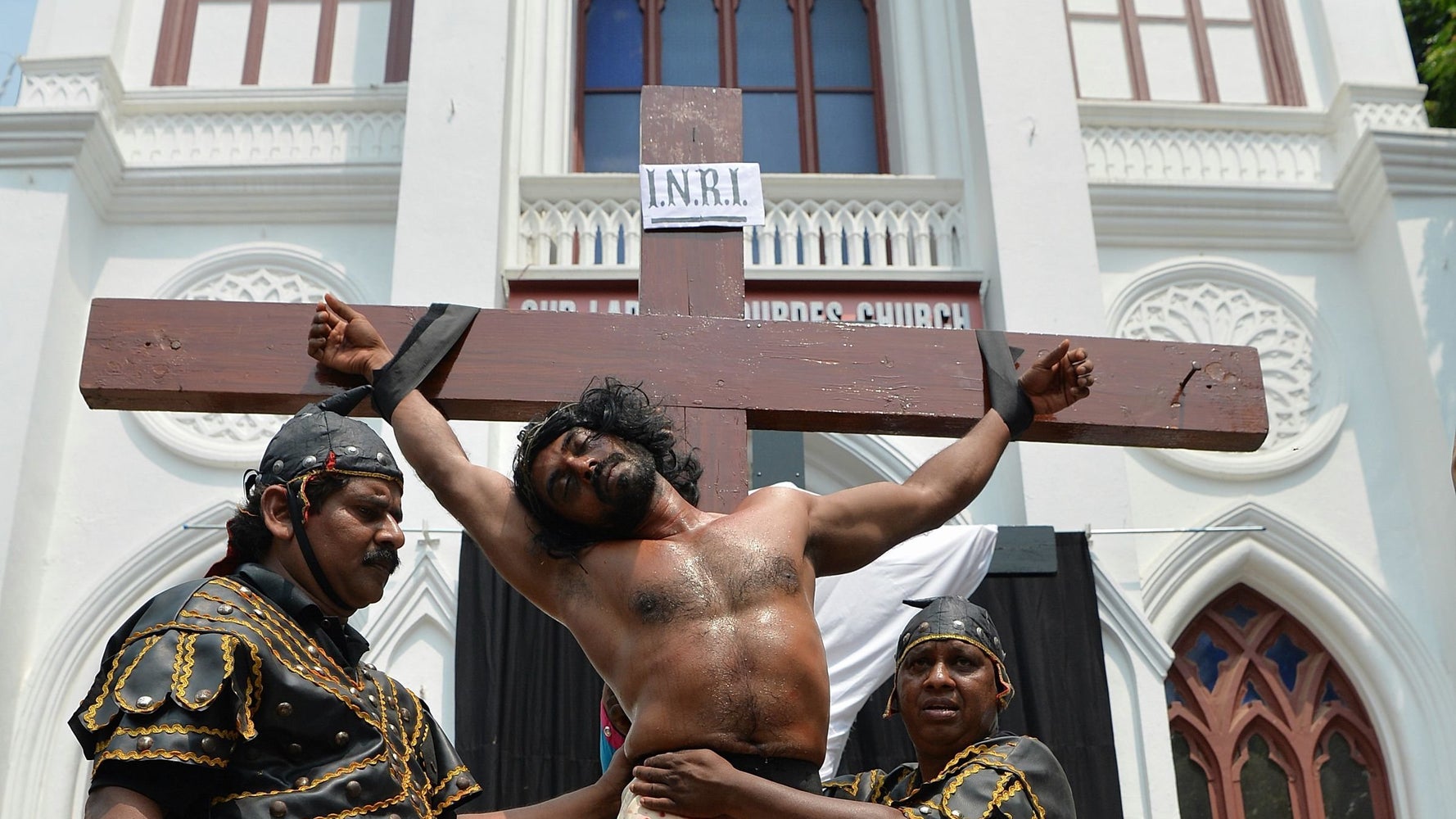 Christian Devotees Around The World Re-Enact Jesus ...