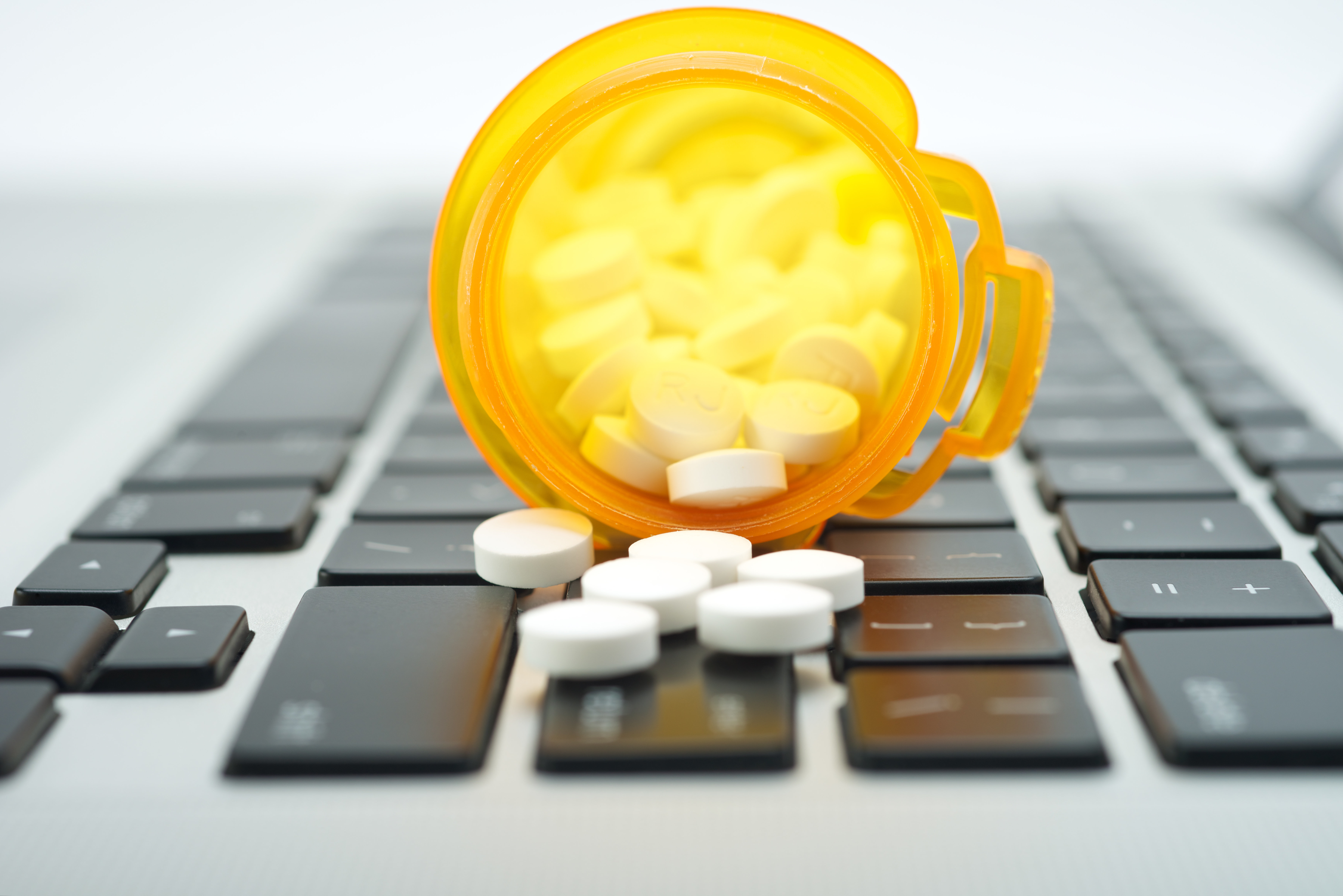 Americans Need Safer Access To Canadian Online Pharmacies HuffPost   5ac120f02000007d06eb3930 