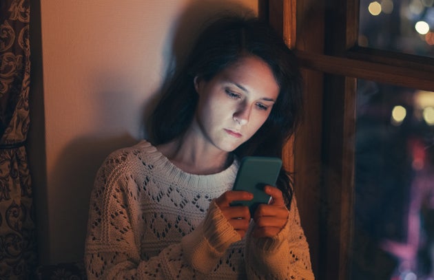 For People With Social Anxiety, The Internet Is A Blessing And A Curse | HuffPost