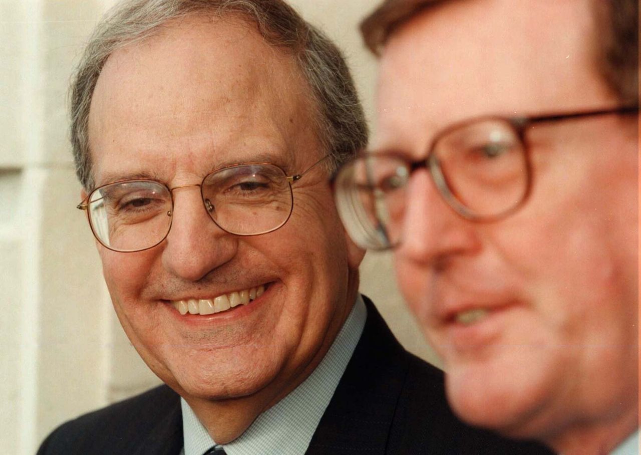 US special envoy George Mitchell with former UUP leader David Trimble.