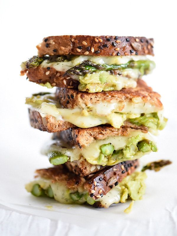 <strong>Get the <a href="https://www.foodiecrush.com/spicy-smashed-avocado-asparagus-with-dill-havarti-grilled-cheese/" targe