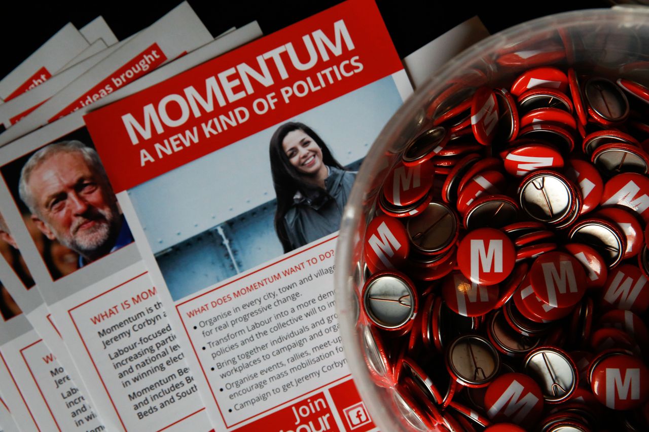Badges and leaflets for Momentum from 2016.