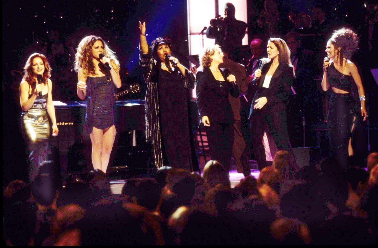 Gloria Estefan, Mariah Carey, Aretha Franlin, Carole King, Céline Dion and Shania Twain perform at "Divas Live" 20 years ago.