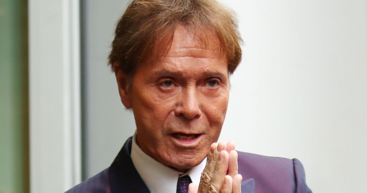 Sir Cliff Richard Breaks Down As He Gives Evidence In BBC Court Battle ...