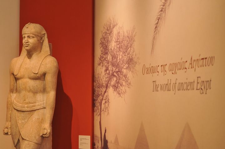 Αιγυπτιάζον άγαλμα Αντίνοου. Από το ιερό των Αιγυπτίων Θεών στον Μαραθώνα. Εθνικό Αρχαιολογικό Μουσείο, Αίθ. 41. Αρ. ευρ. Αιγ. 1 (Φωτογραφικό Αρχείο Εθνικού Αρχαιολογικού Μουσείου)