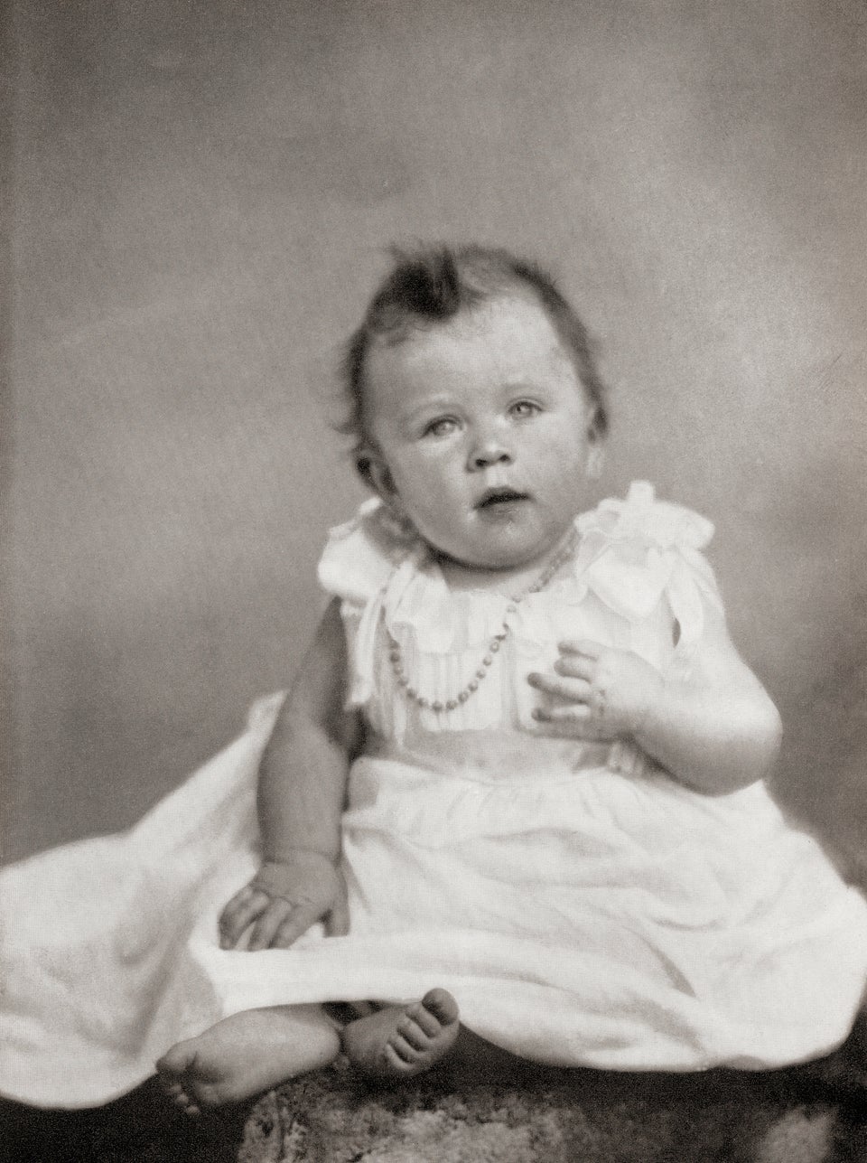 28 Too-Cute Photos Of British Royal Babies Through The Years | HuffPost ...