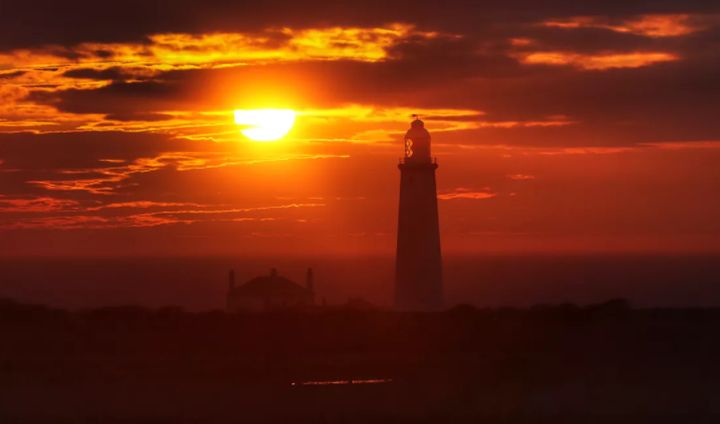 Sunrise at St Mary's lighthouse in Whitley Bay, Northumberland 