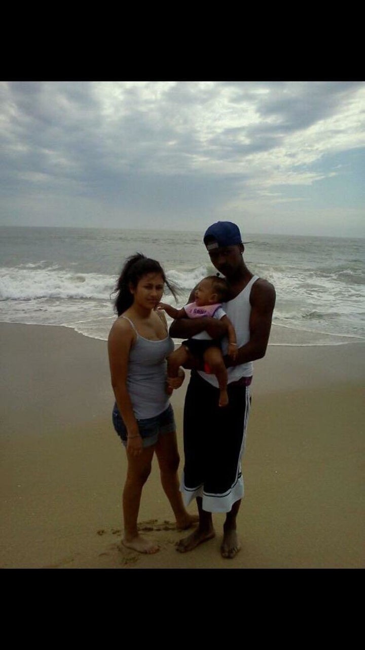 Samantha Robledo, Diante Yarber, and their daughter, Naliyah.