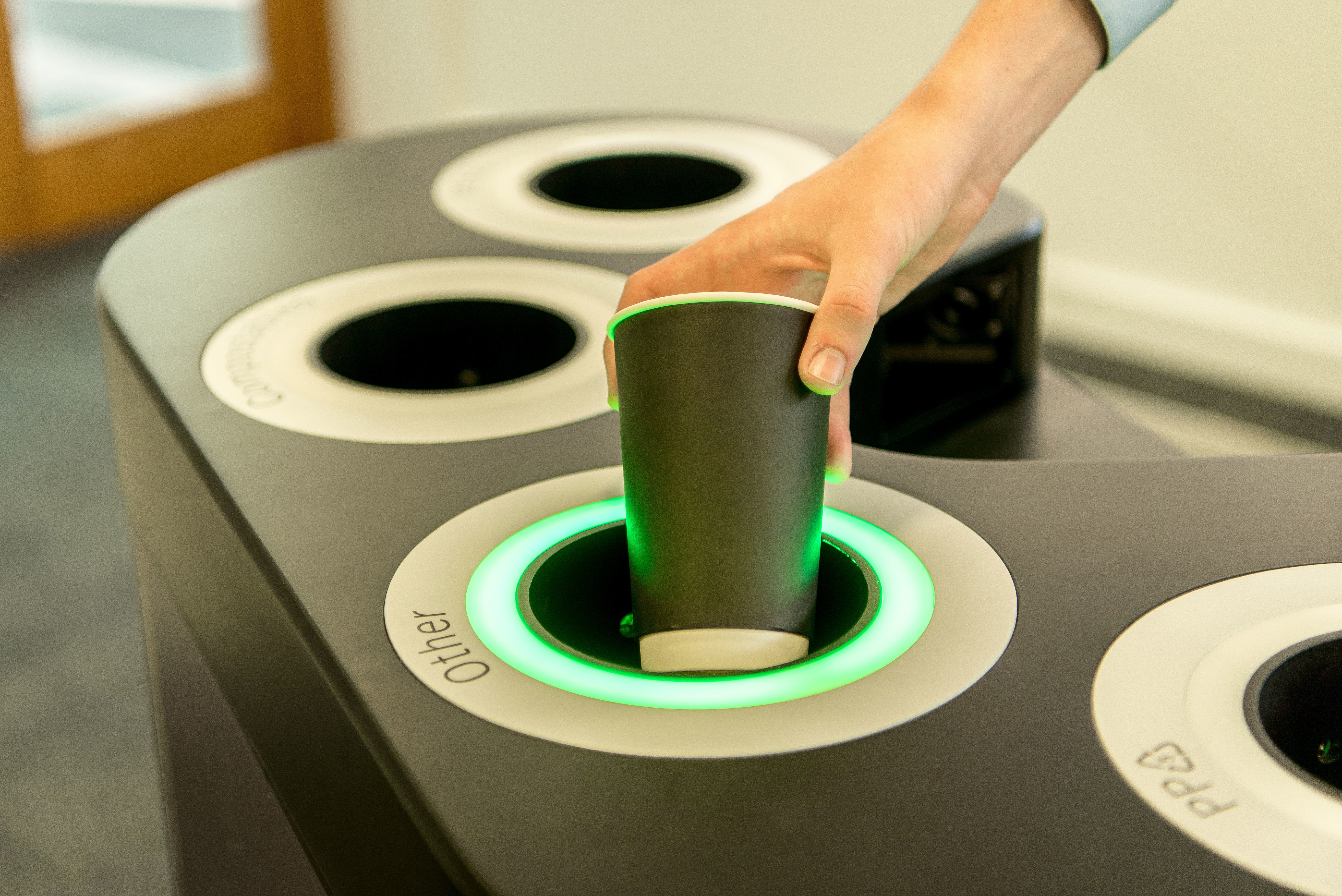 This Smart Recycling Bin Can Detect What Your Rubbish Is Made Of ...