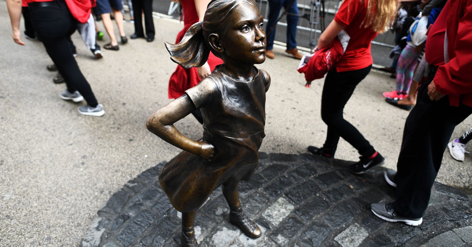 The Fearless Girl Statue Is Being Relocated Huffpost 
