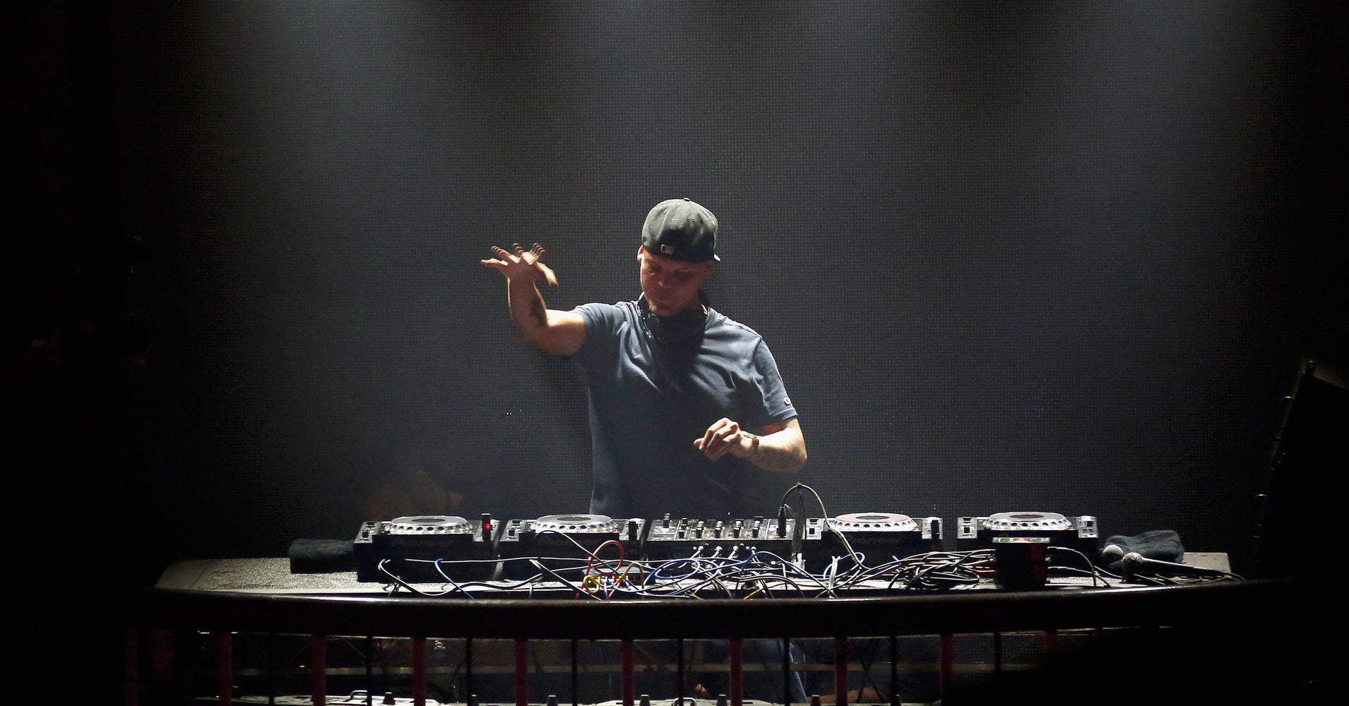 Famed DJ Avicii Dies At 28 | HuffPost1910 x 1000