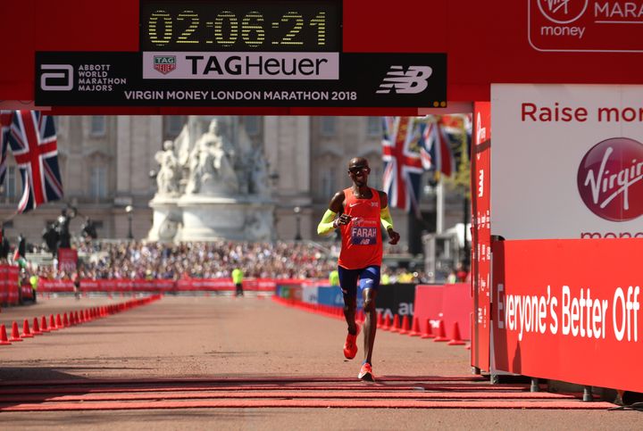Sir Mo Farah finishes third in the men's marathon
