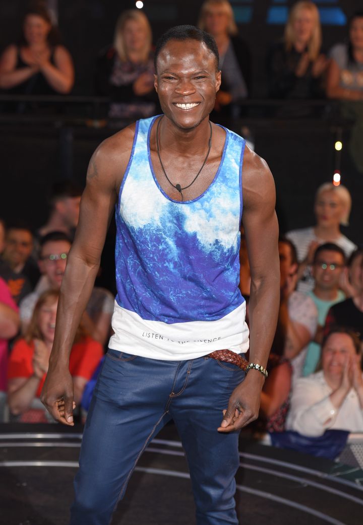 Brian Belo re-entering the 'CBB' house in 2015