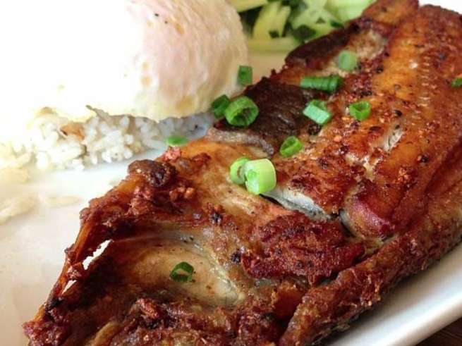 <p>Bangsilog (bangus + sinangag + itlog)</p>