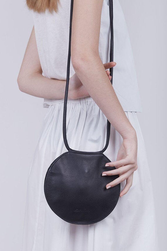 Black shop circle bag