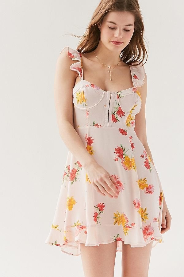 17 Perfect Graduation Dresses For Your 