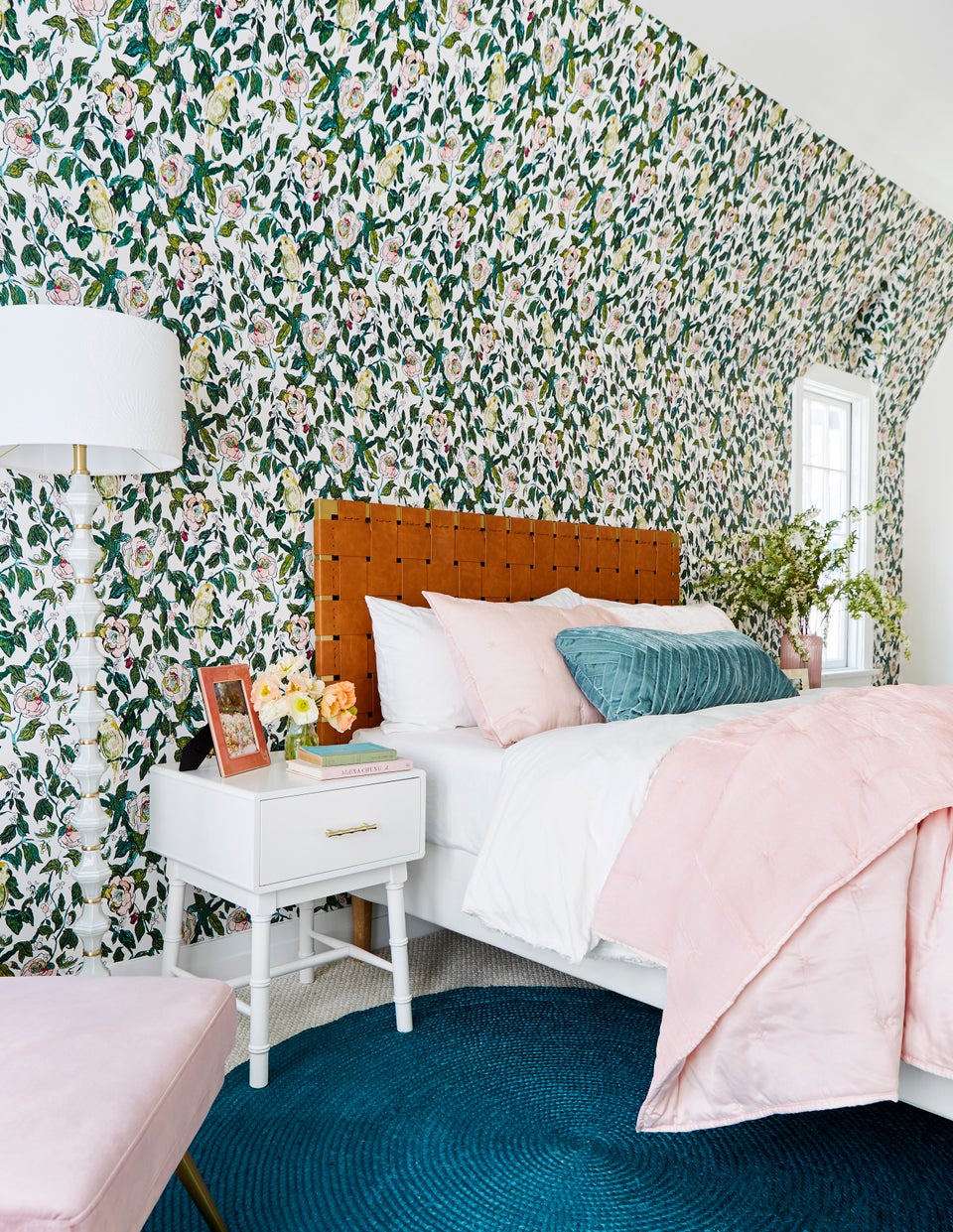 Damn-Near Brilliant Ways To Make Your Bedroom Feel Like Spring ...