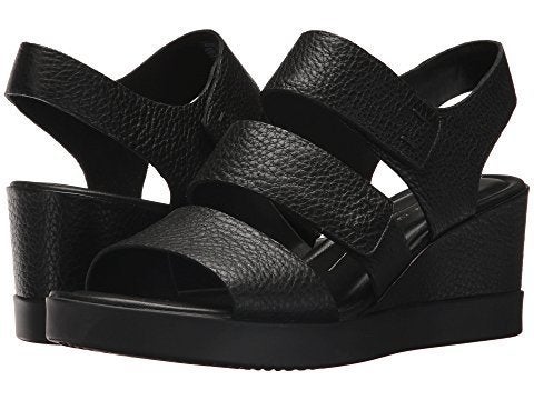 <strong>Sizes</strong>: 4 to 10.5<br>Get them <a href=
