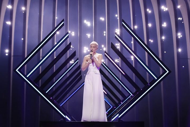 SuRie sings up a storm for the UK. In a bear trap. 