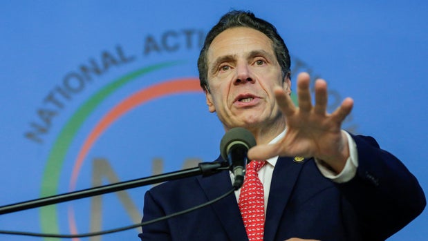 New York Gov. Andrew Cuomo (D-N.Y.), speaks to guests during the National Action Network (NAN) Dr. Martin Luther King, Jr. Day Public Policy Forum in the Harlem borough of New York City, New York, U.S., January 15, 2018. REUTERS/Eduardo Munoz