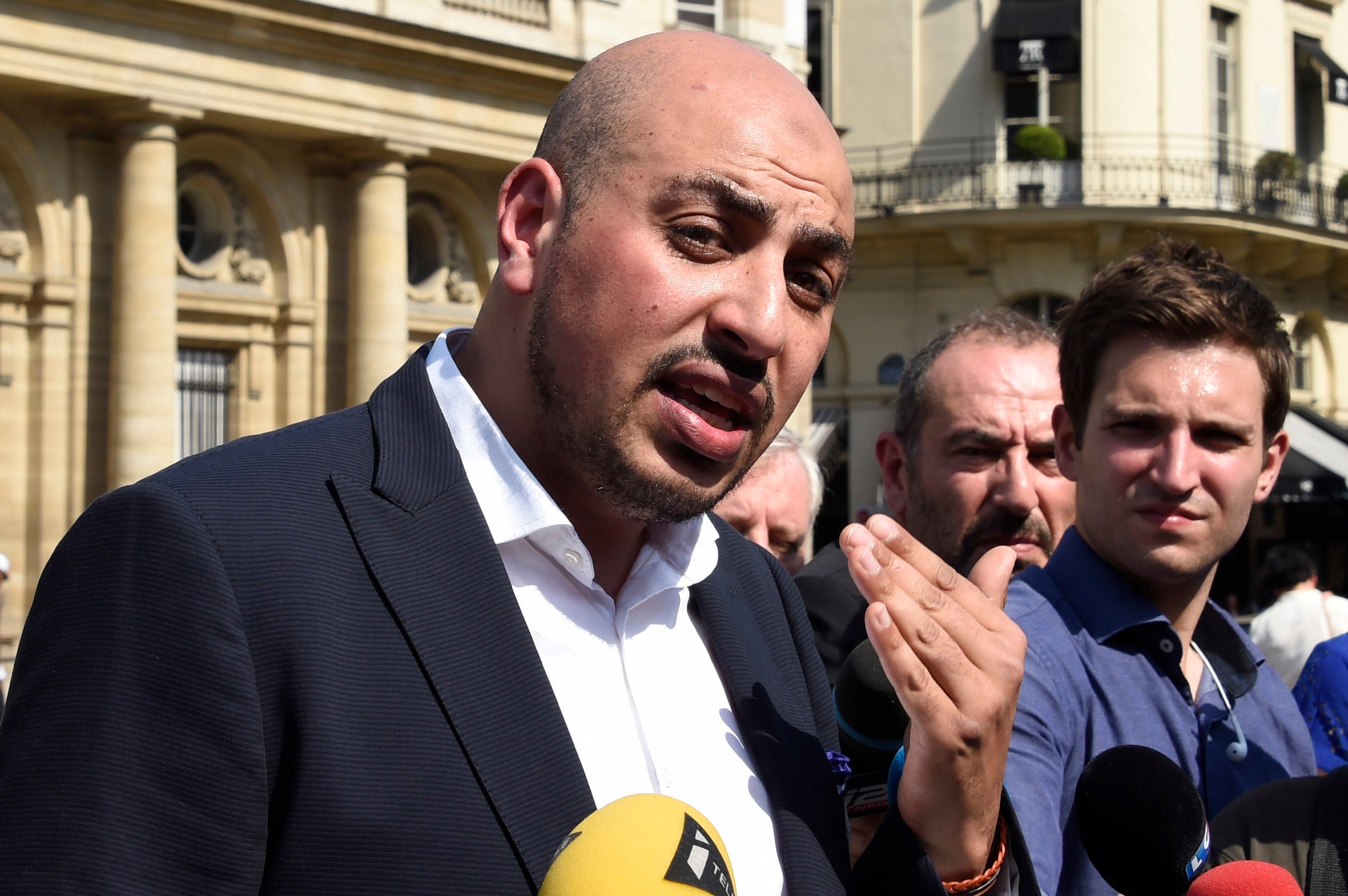 Une tribune appelle les musulmans à organiser leur religion — Islam de France