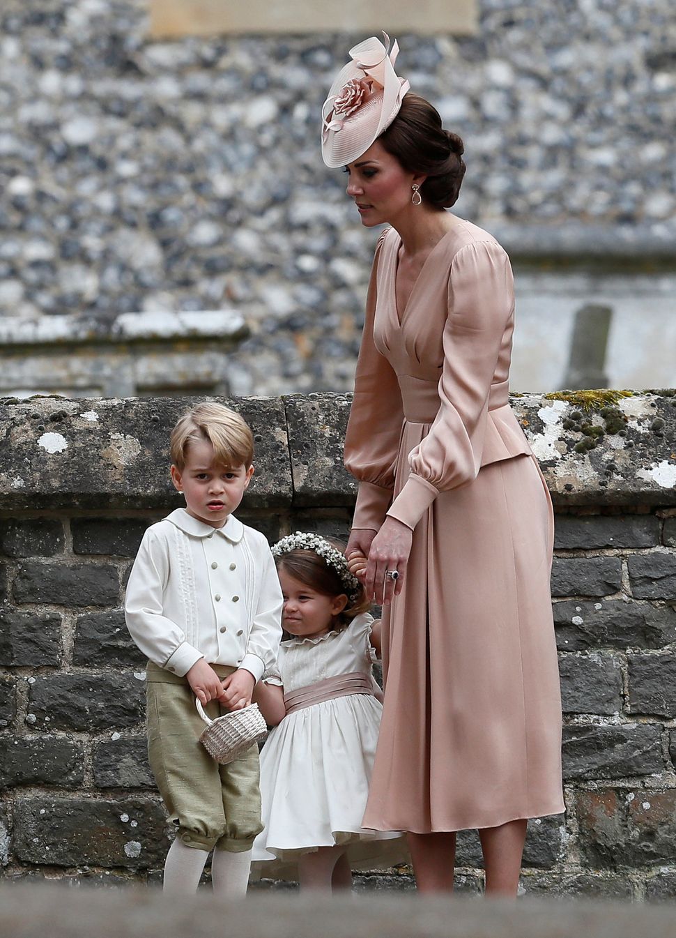 Ο πρίγκιπας George και η πριγκίπισσα Charlotte, παρανυμφάκια στο γάμο της θείας τους, Pippa Middleton.