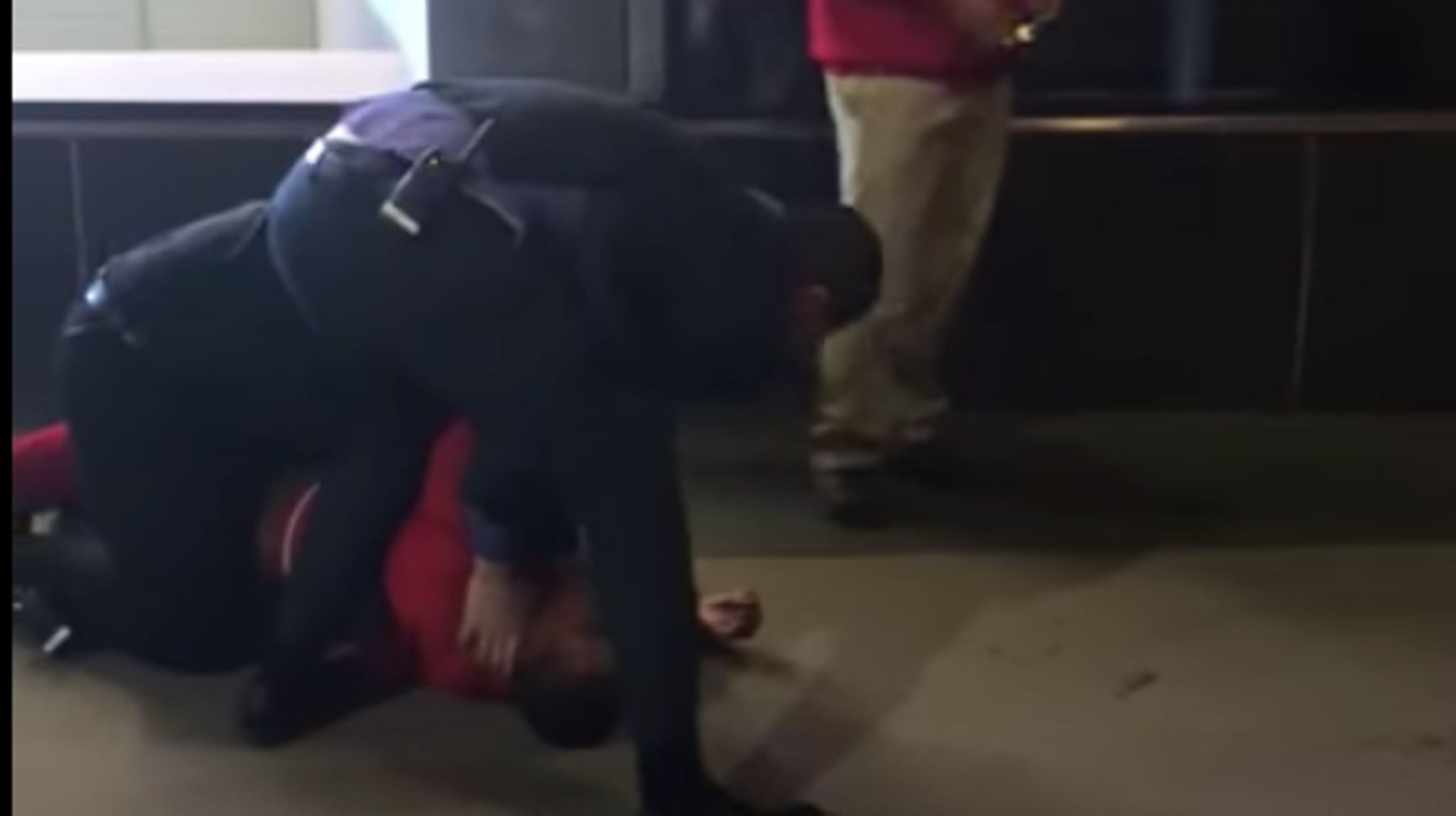 Video Shows Security Guard Choking Black Teen Accused Of Shoplifting In New York Huffpost