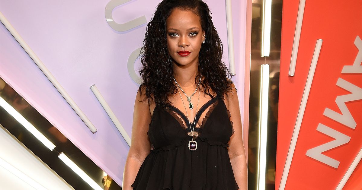 Rihanna Stalker Charged After Allegedly Breaking Into Her Hollywood Home Huffpost Uk Entertainment