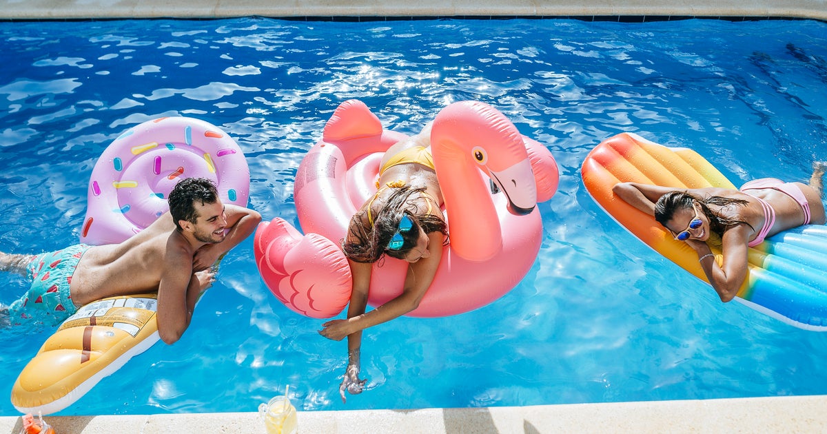 Oversize Float 24 Oversized Pool Floats That Prove Bigger Is, Actually, Better ...