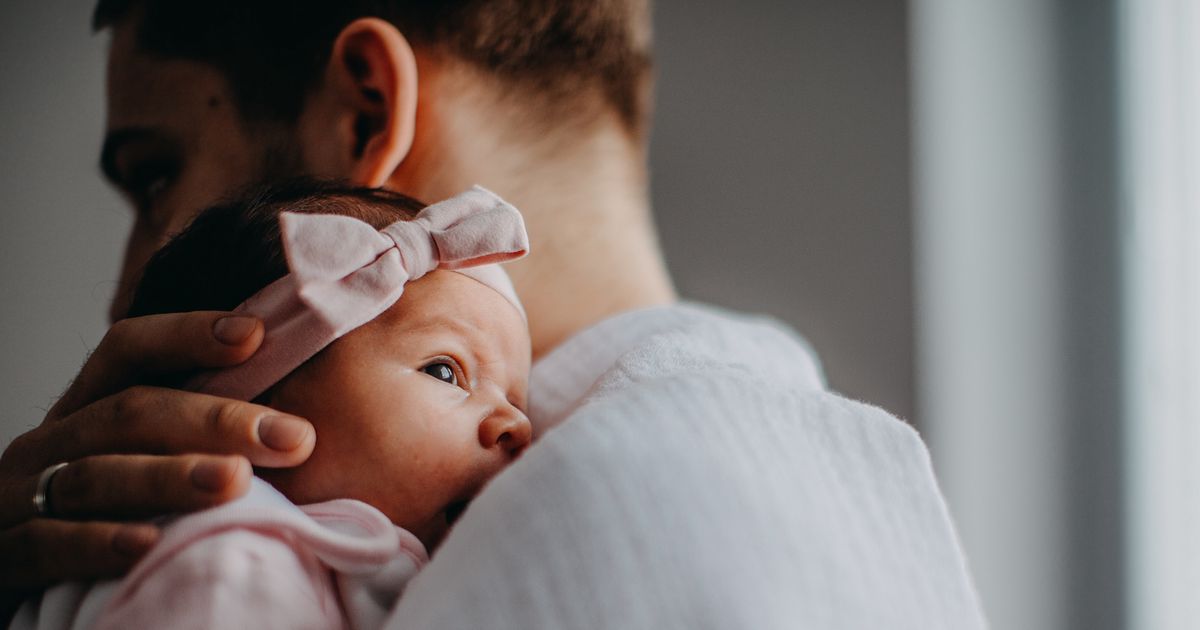 Бейби папа. Современный папа. Молодой отец. Папа с грудничком. Newborn and fathers.