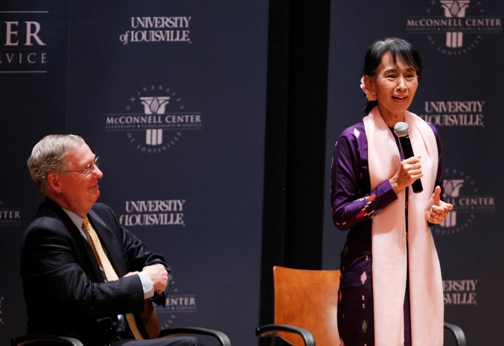 Aung San Suu Kyi speaks to a crowd at the University of Louisville in Louisville, Kentucky, Sept. 24, 2012. 