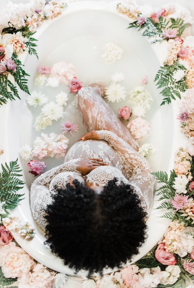 Whats The Deal With Milk Bath Maternity Photos Huffpost Uk